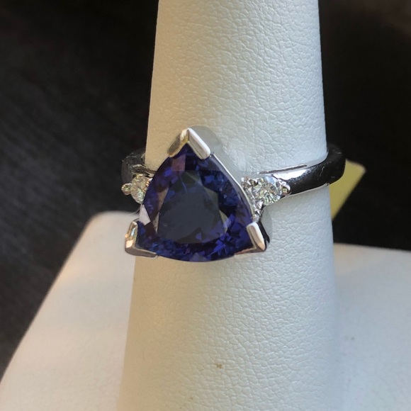 950 platinum 4A tanzanite and diamond ring - Picture 16 of 17